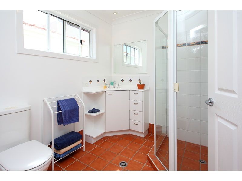 105 Shore St North, Cleveland QLD 4163