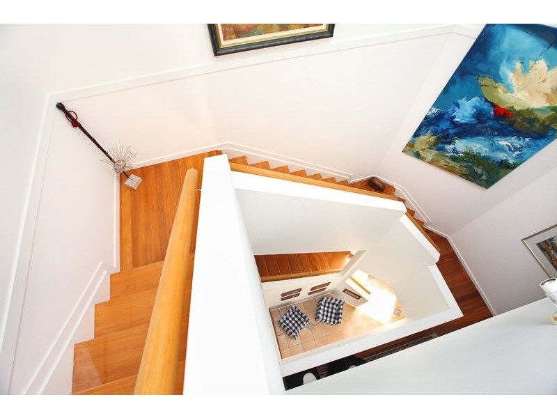 105 Shore St North, Cleveland QLD 4163