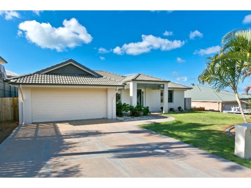7 Lowe Circuit, Redland Bay QLD 4165