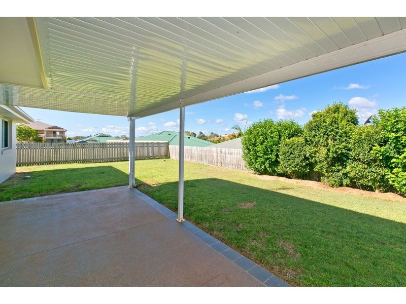 7 Lowe Circuit, Redland Bay QLD 4165