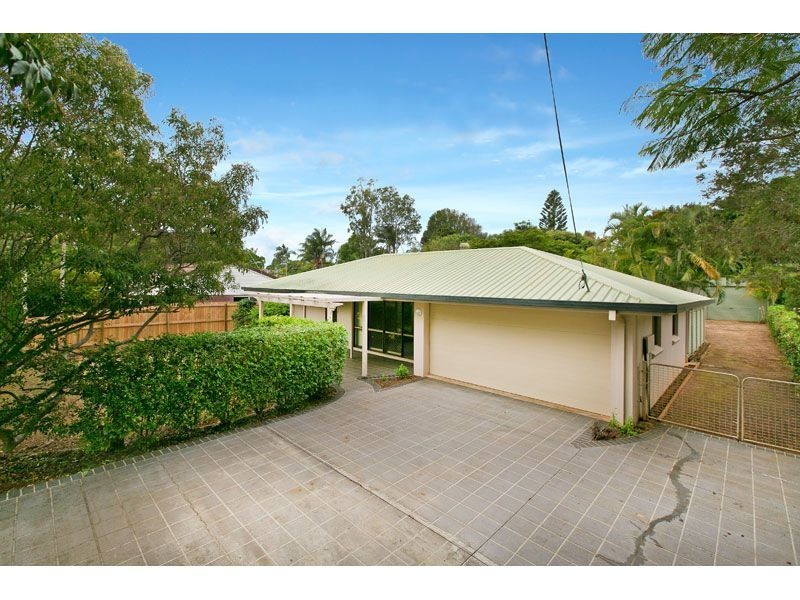 50 Main Street, Redland Bay QLD 4165