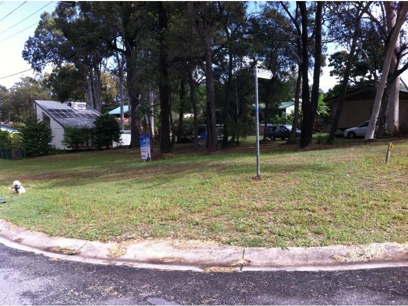 2 Marroo Street, Coochiemudlo Island QLD 4184