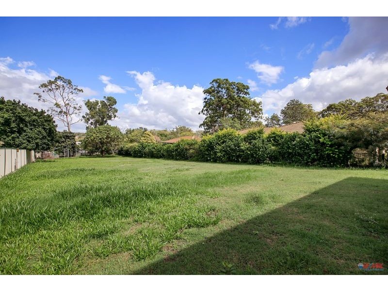 297 Redland Bay Road, Capalaba QLD 4157