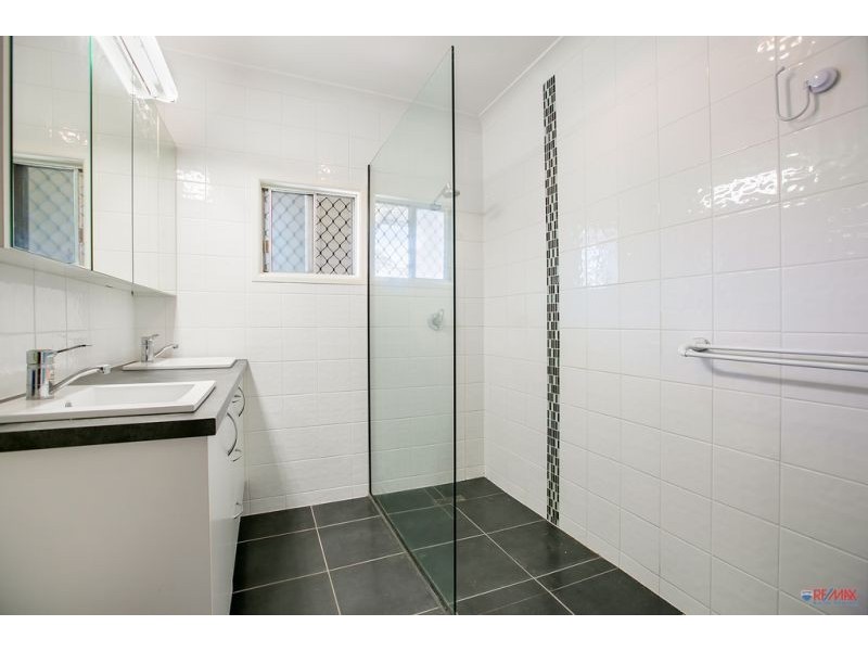 297 Redland Bay Road, Capalaba QLD 4157