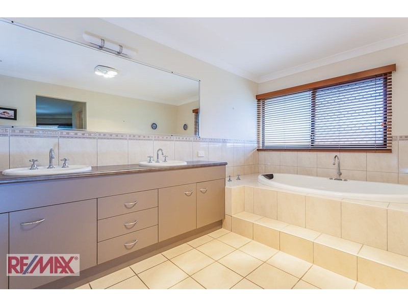 4 Atrium Close, Wellington Point QLD 4160