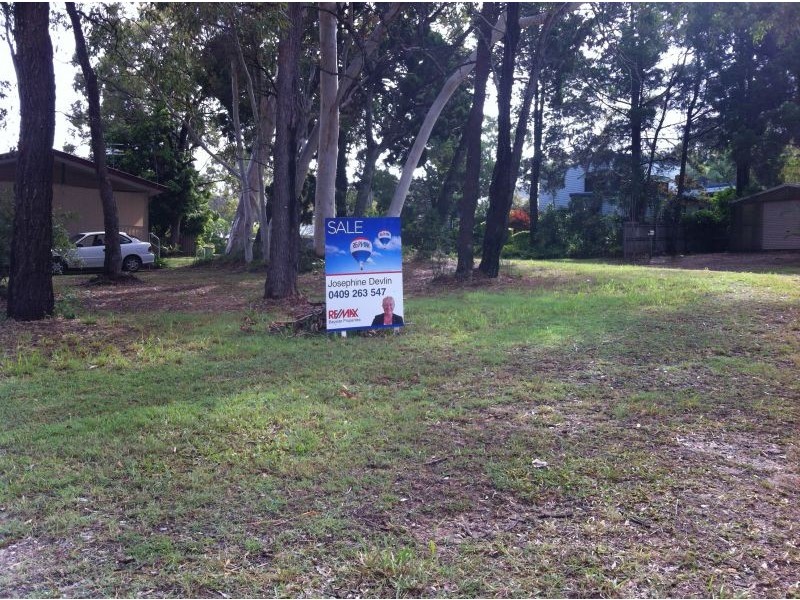 2 Marroo, Coochiemudlo Island QLD 4184