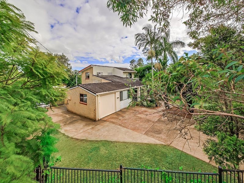 16 Downing St, Birkdale QLD 4159