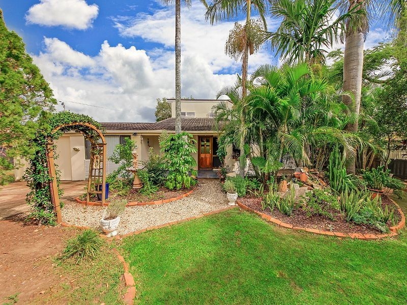 16 Downing St, Birkdale QLD 4159