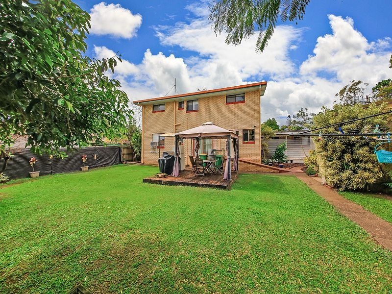 16 Downing St, Birkdale QLD 4159