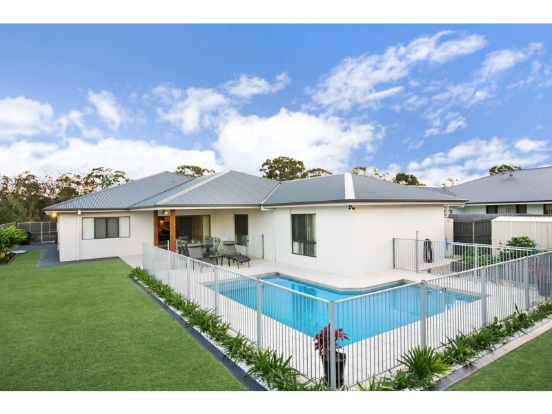 14 Sandalwood Street, Thornlands QLD 4164