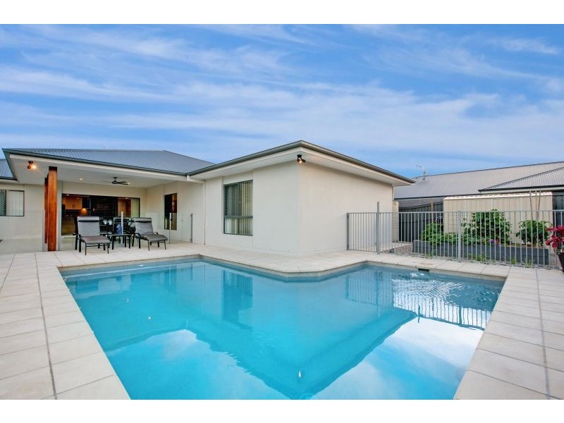 14 Sandalwood Street, Thornlands QLD 4164