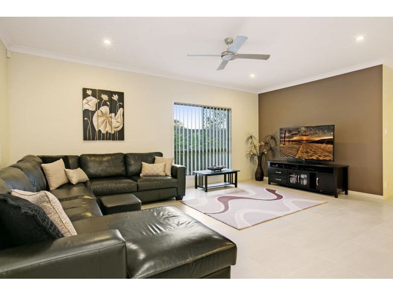 14 Sandalwood Street, Thornlands QLD 4164