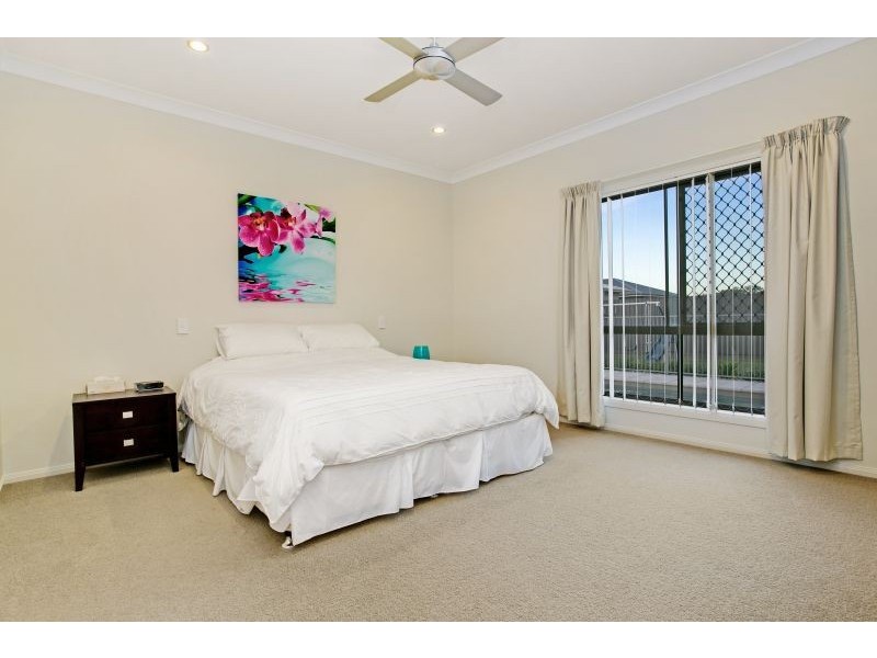 14 Sandalwood Street, Thornlands QLD 4164