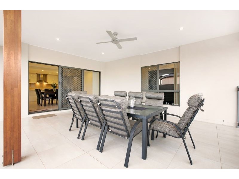 14 Sandalwood Street, Thornlands QLD 4164