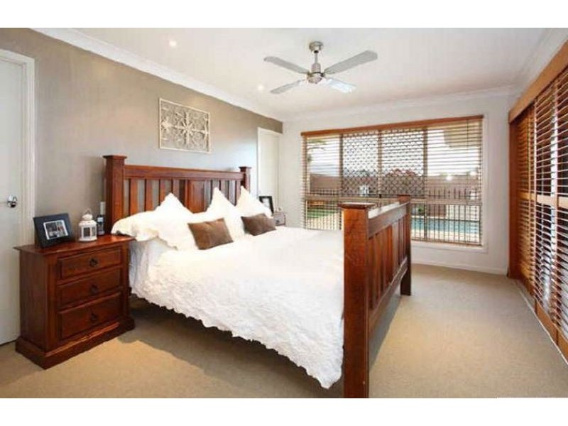 27 Trafalgar Vale, Wellington Point QLD 4160