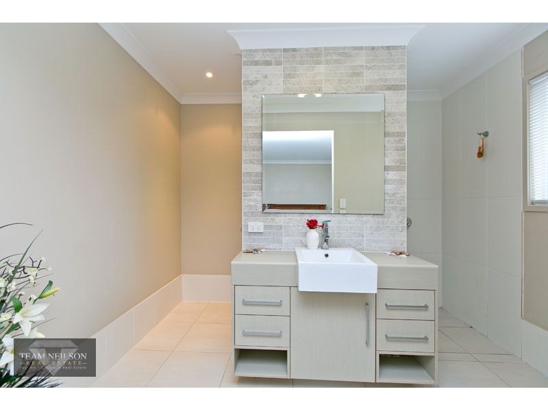 1/20 Huntly Place, Redland Bay QLD 4165