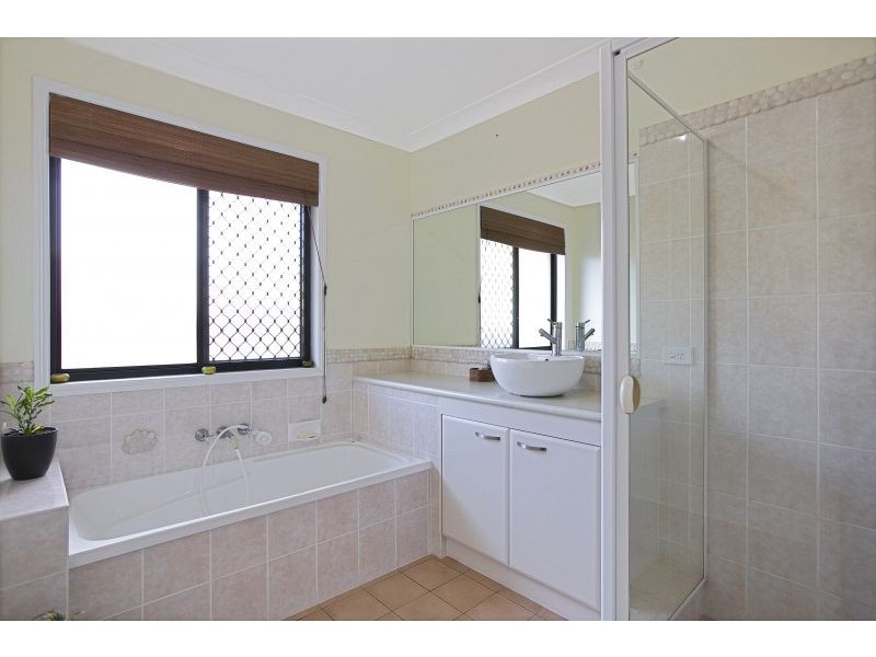 15 Hooper Street, Birkdale QLD 4159