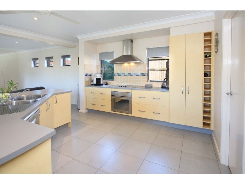 13 Syracuse Street, Redland Bay QLD 4165