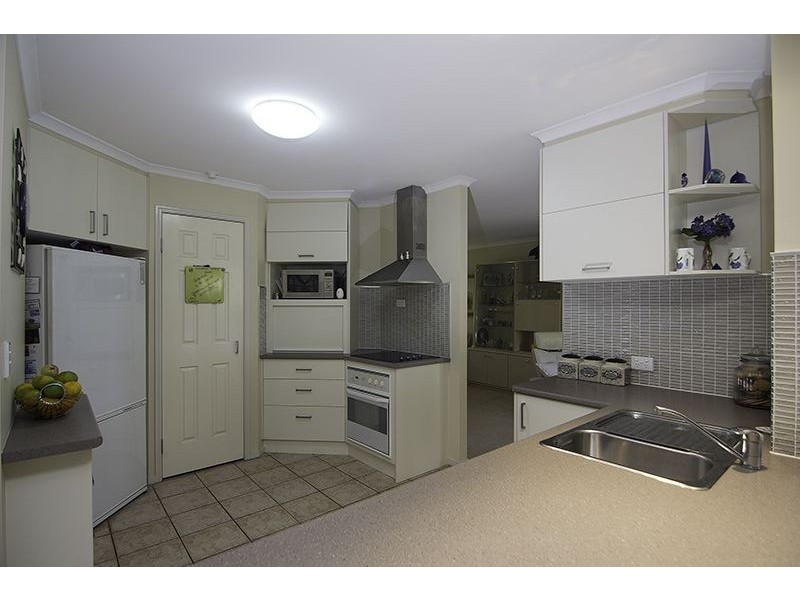 24 Pinelands Circuit, Redland Bay QLD 4165