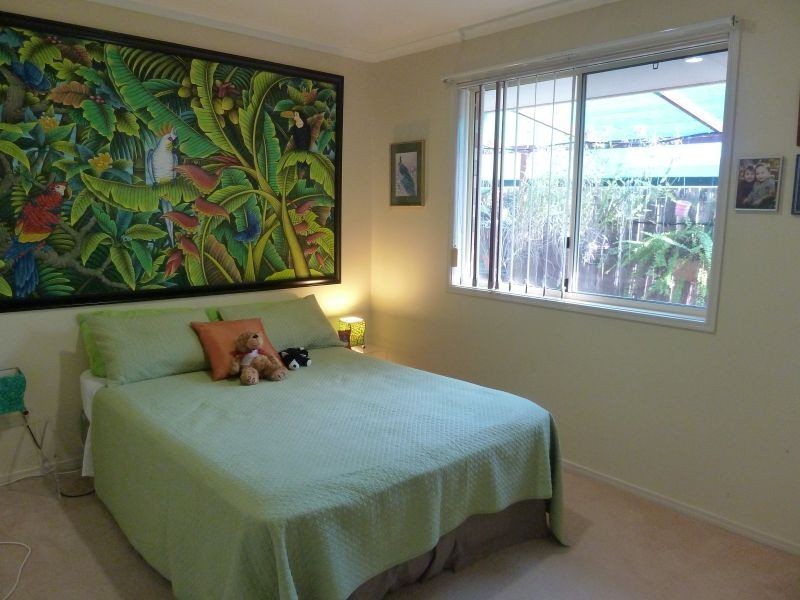 24 Pinelands Circuit, Redland Bay QLD 4165