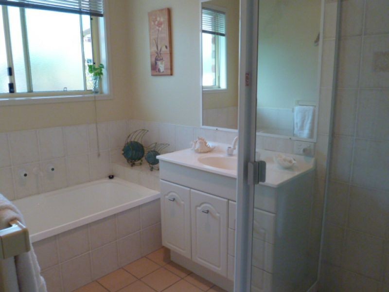 24 Pinelands Circuit, Redland Bay QLD 4165