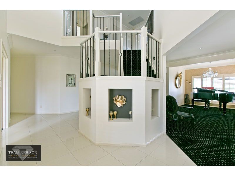 32 Raby Bay Boulevard, Raby Bay QLD 4163