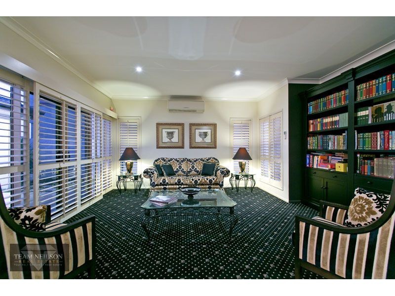 32 Raby Bay Boulevard, Raby Bay QLD 4163