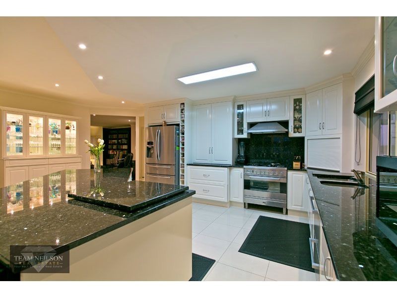 32 Raby Bay Boulevard, Raby Bay QLD 4163