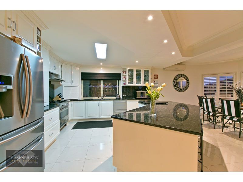 32 Raby Bay Boulevard, Raby Bay QLD 4163