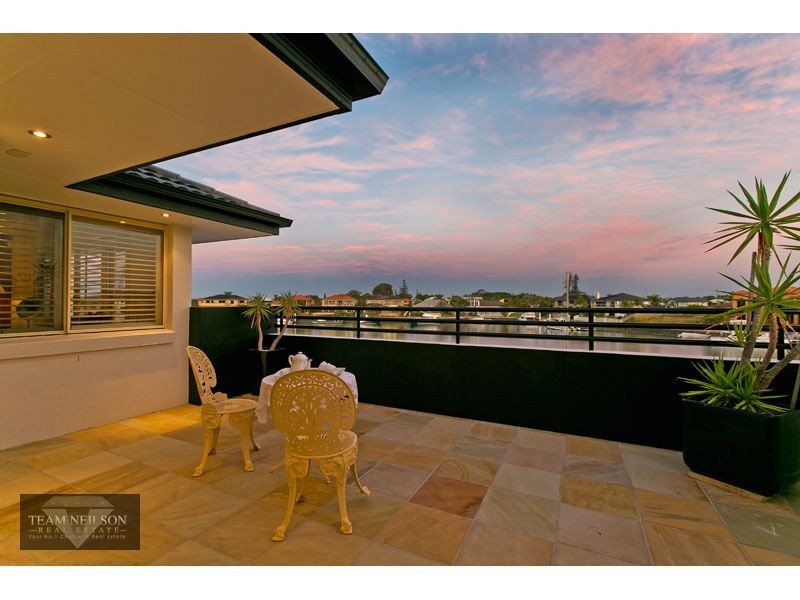 32 Raby Bay Boulevard, Raby Bay QLD 4163