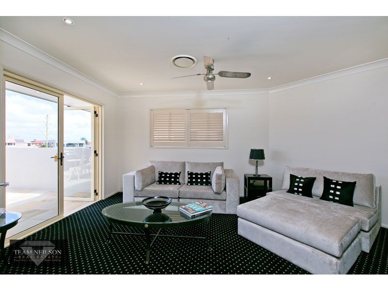 32 Raby Bay Boulevard, Raby Bay QLD 4163