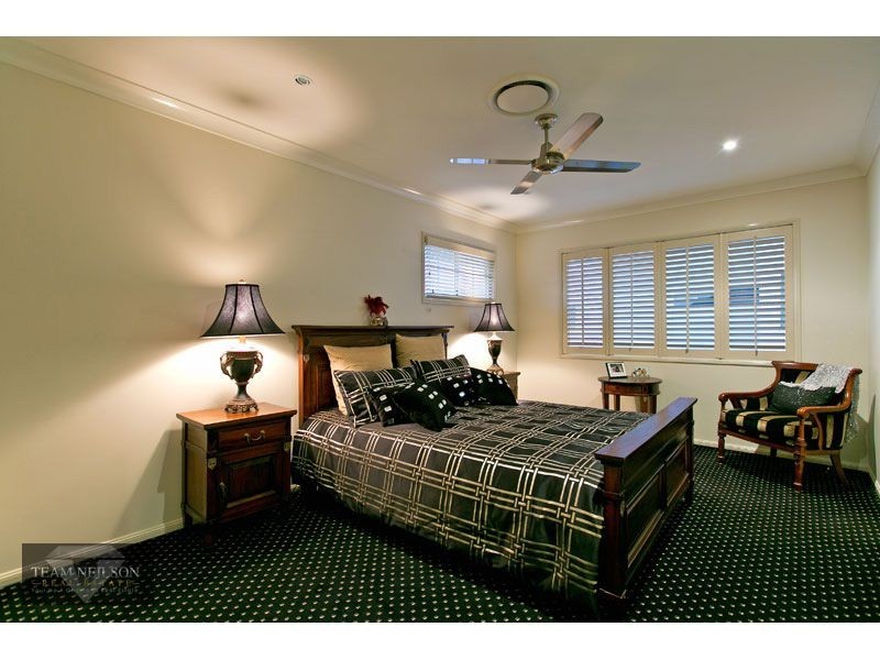 32 Raby Bay Boulevard, Raby Bay QLD 4163