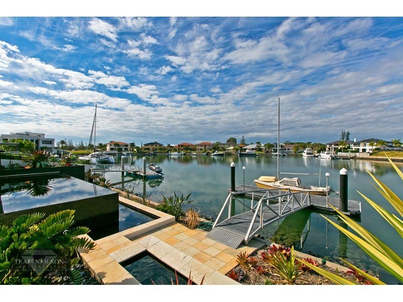 32 Raby Bay Boulevard, Raby Bay QLD 4163