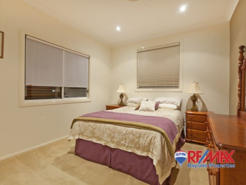 24 Gray Street, Redland Bay QLD 4165