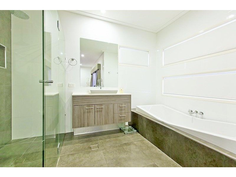 35 Arthur Street, Wellington Point QLD 4160