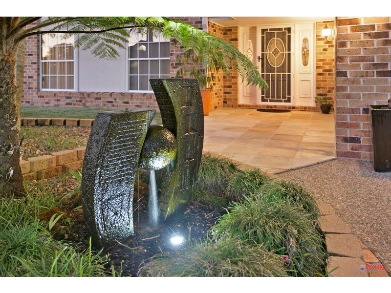 16 Galley Way, Birkdale QLD 4159