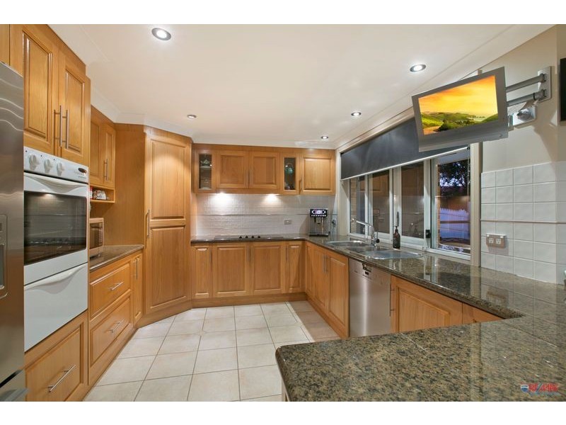 16 Galley Way, Birkdale QLD 4159