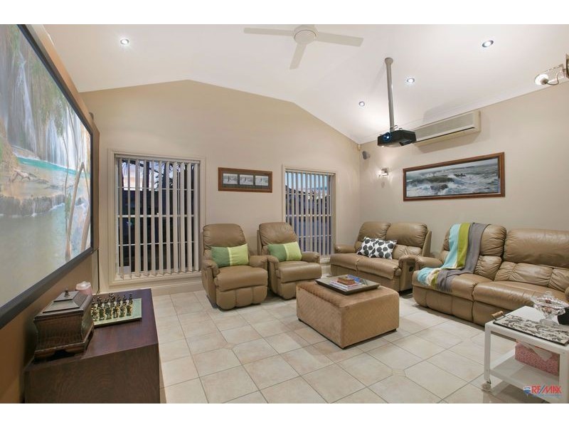 16 Galley Way, Birkdale QLD 4159