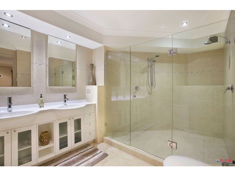 16 Galley Way, Birkdale QLD 4159