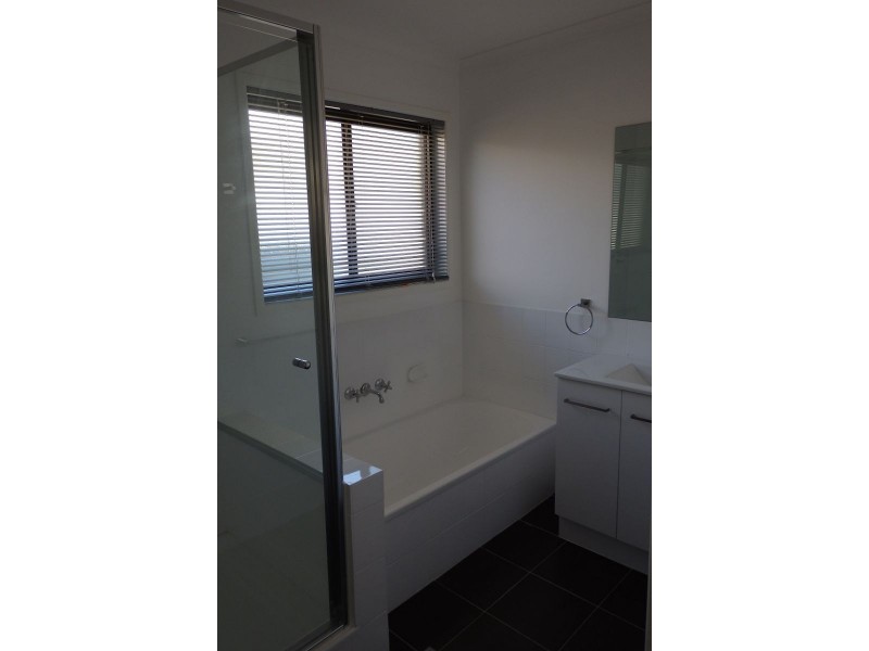 207 Dart Street, Redland Bay QLD 4165