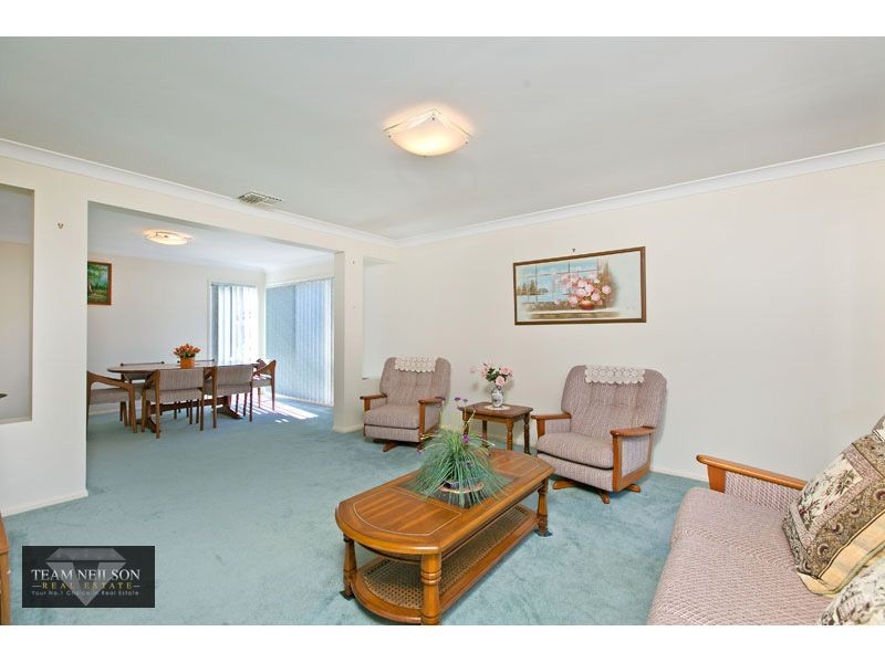 4 Brampton Close, Redland Bay QLD 4165