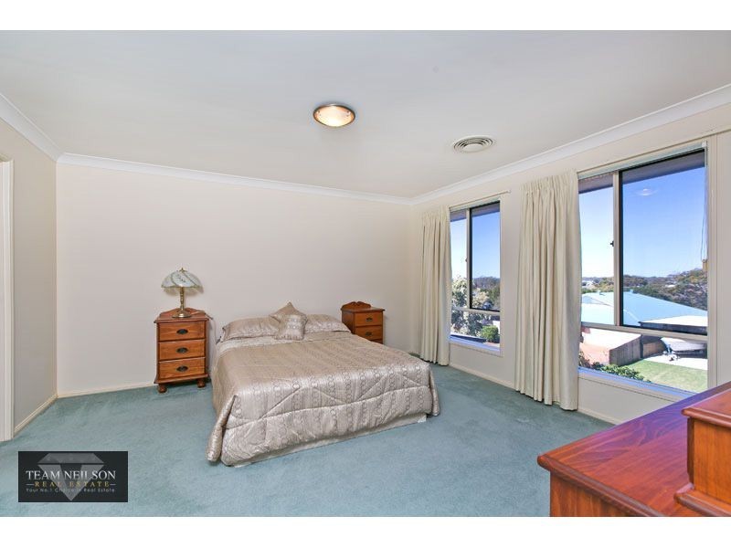 4 Brampton Close, Redland Bay QLD 4165