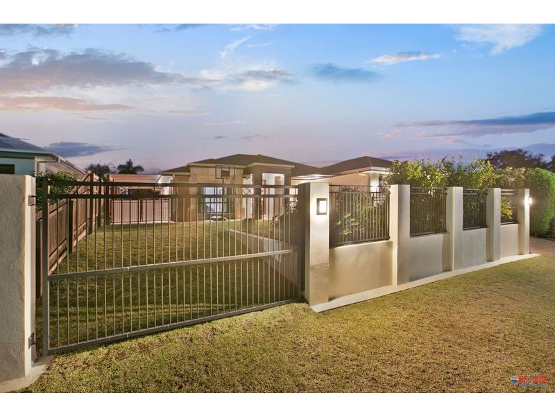 24 Mallan Terrace, Birkdale QLD 4159