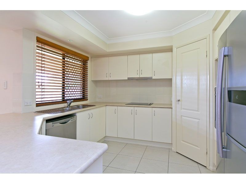 21 Emperor Drive, Redland Bay QLD 4165