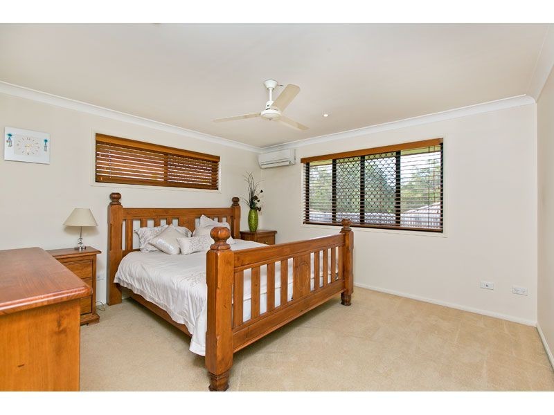 21 Emperor Drive, Redland Bay QLD 4165