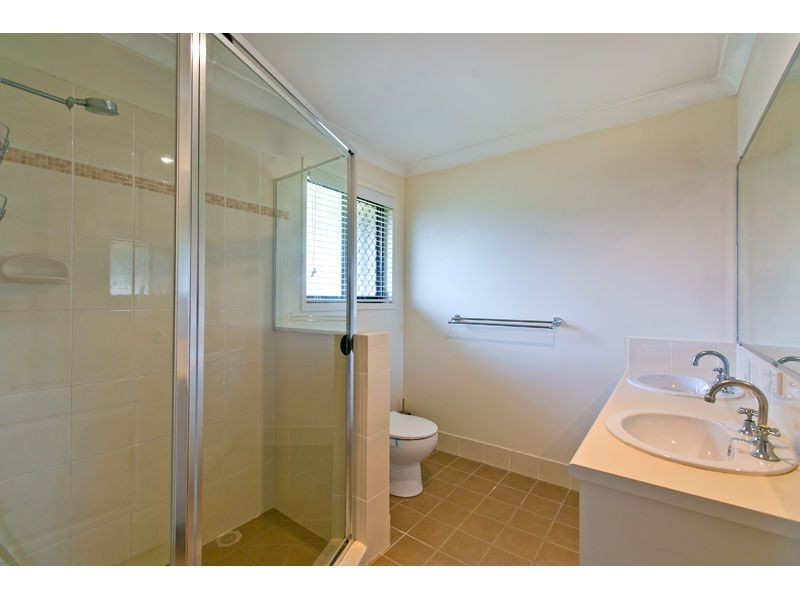 21 Emperor Drive, Redland Bay QLD 4165