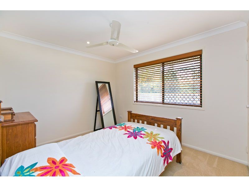 21 Emperor Drive, Redland Bay QLD 4165