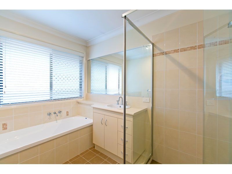 21 Emperor Drive, Redland Bay QLD 4165