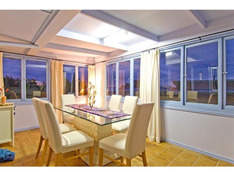 35 Banoon Drive, Wynnum QLD 4178
