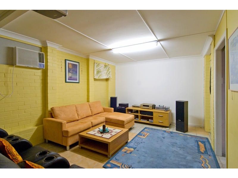35 Banoon Drive, Wynnum QLD 4178